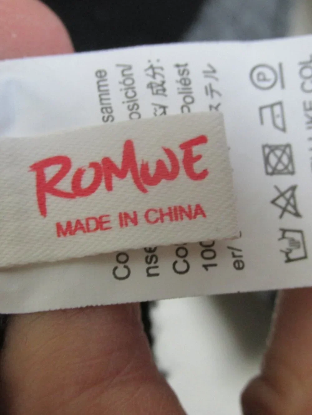 ROMWE pullover medium further